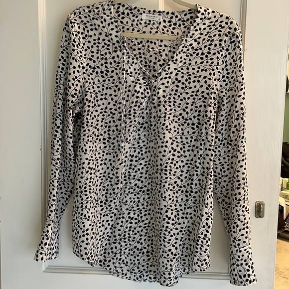 Equipment black and white silk blouse with cross tie neck - Picture 1 of 4